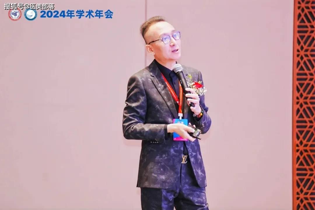 悦龄塑：携「锁龄臻」两次重磅亮相，骨性抗衰重塑「美力新生」 