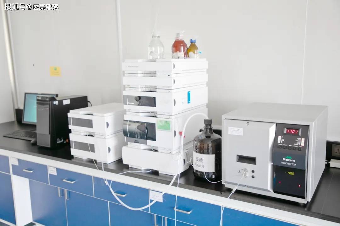 东国粉墨：携手「华熙生物」，打造「国民水光」新范式