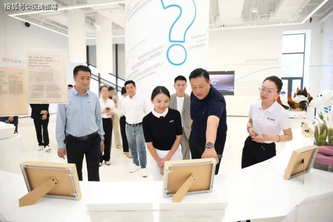 东国粉墨：携手「华熙生物」，打造「国民水光」新范式